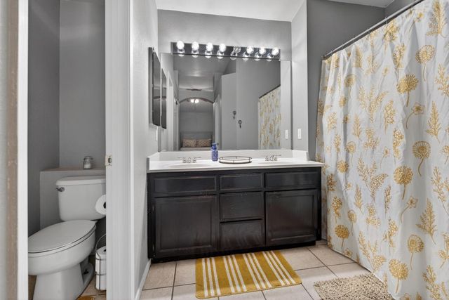 810 River Raft Ct, Modesto, CA 95351