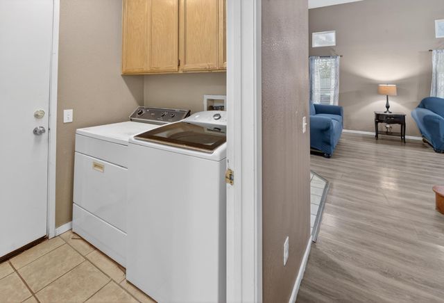 810 River Raft Ct, Modesto, CA 95351