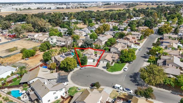 810 River Raft Ct, Modesto, CA 95351