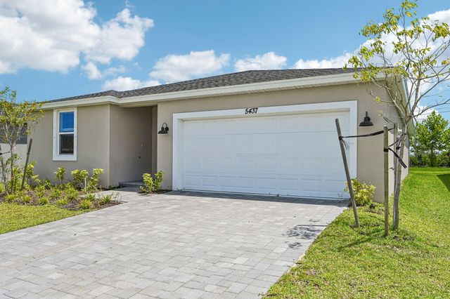 5437 Hampton Park Circle, Vero Beach, FL 32966