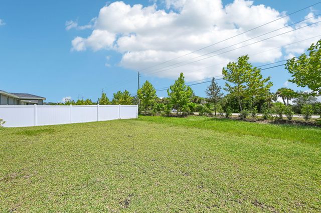 5437 Hampton Park Circle, Vero Beach, FL 32966