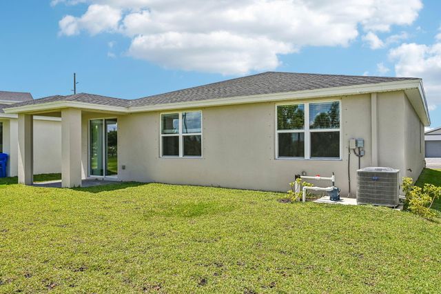 5437 Hampton Park Circle, Vero Beach, FL 32966