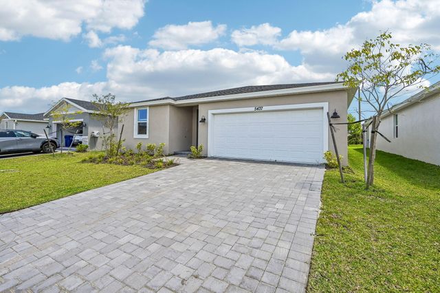5437 Hampton Park Circle, Vero Beach, FL 32966