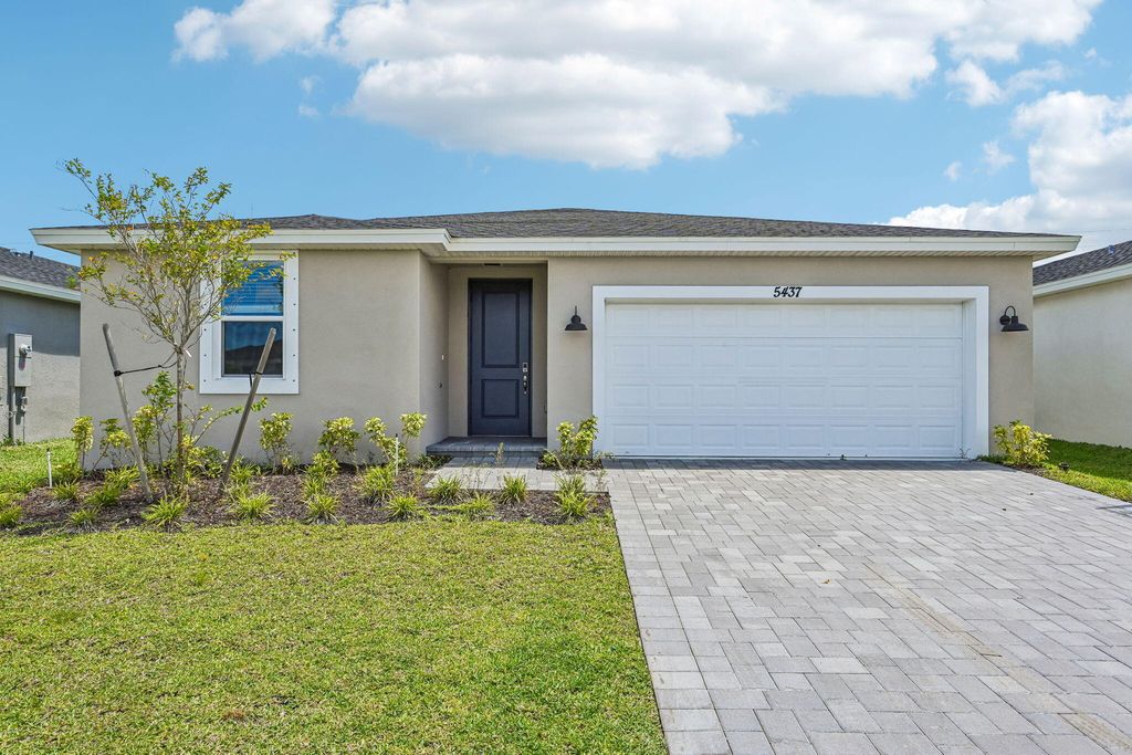 5437 Hampton Park Circle, Vero Beach, FL 32966