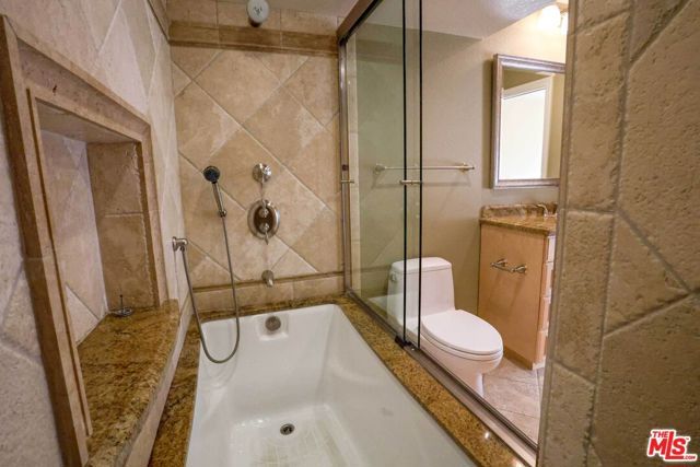 17097 Palisades Circle, Pacific Palisades (los Angeles), CA 90272