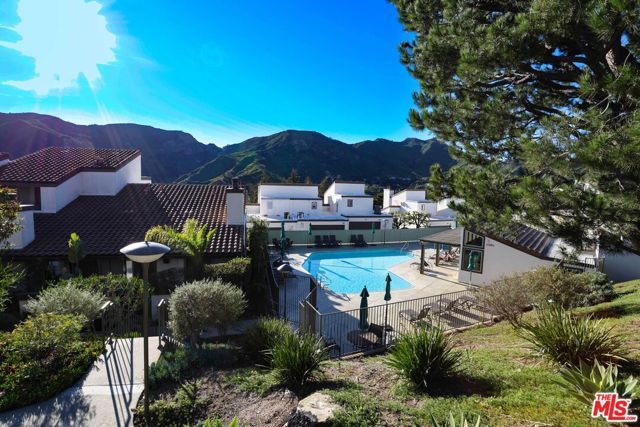 17097 Palisades Circle, Pacific Palisades (los Angeles), CA 90272