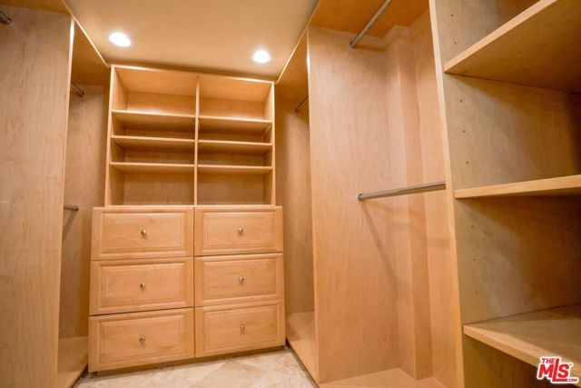 17097 Palisades Circle, Pacific Palisades (los Angeles), CA 90272