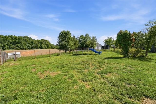 1510 Rapids Rd, Portland, TN 37148