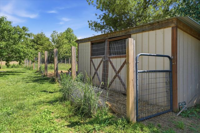 1510 Rapids Rd, Portland, TN 37148