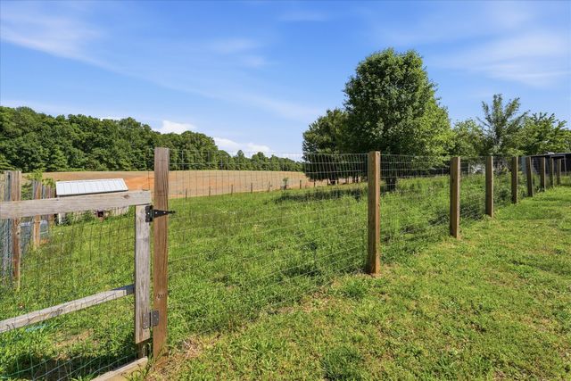 1510 Rapids Rd, Portland, TN 37148
