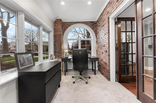 1401 Navahoe Dr, Mt Lebanon, PA 15228