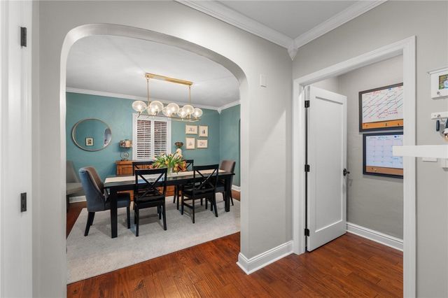 1401 Navahoe Dr, Mt Lebanon, PA 15228