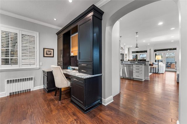 1401 Navahoe Dr, Mt Lebanon, PA 15228