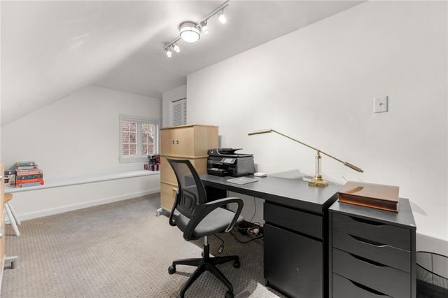 1401 Navahoe Dr, Mt Lebanon, PA 15228