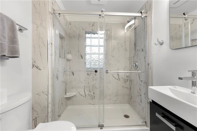 1401 Navahoe Dr, Mt Lebanon, PA 15228