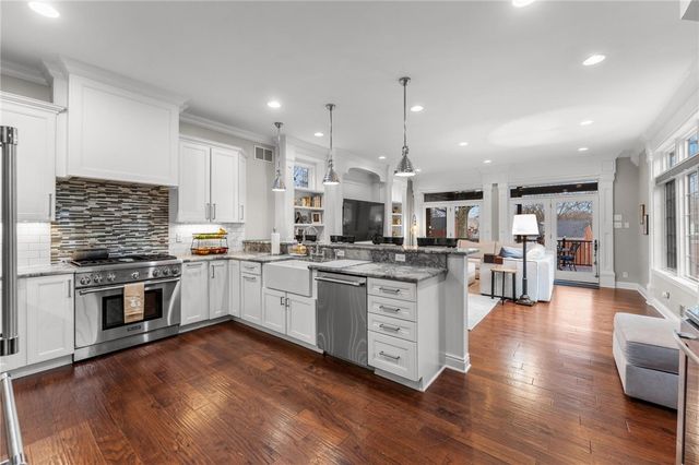 1401 Navahoe Dr, Mt Lebanon, PA 15228