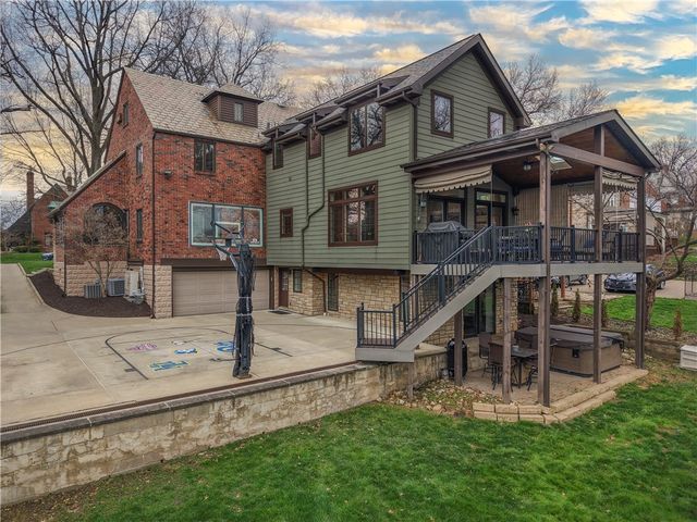 1401 Navahoe Dr, Mt Lebanon, PA 15228