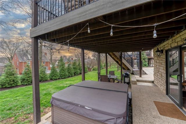 1401 Navahoe Dr, Mt Lebanon, PA 15228