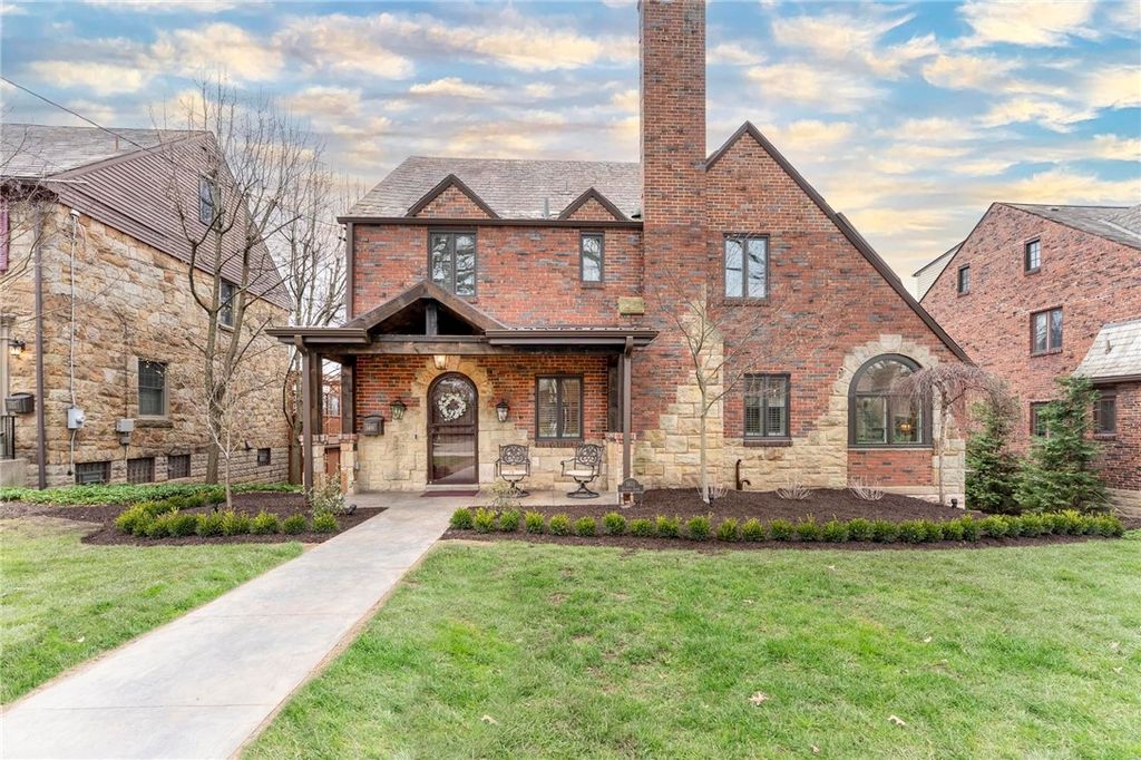 1401 Navahoe Dr, Mt Lebanon, PA 15228