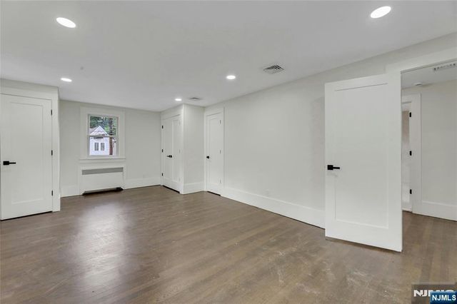 1087 Lambert Road, Teaneck, NJ 07666