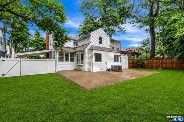 1087 Lambert Road, Teaneck, NJ 07666