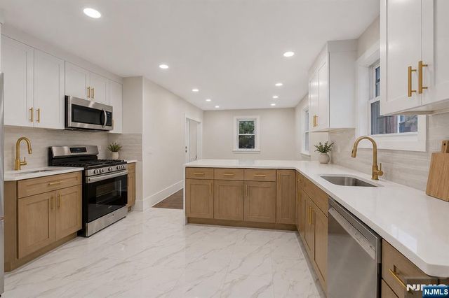 1087 Lambert Road, Teaneck, NJ 07666