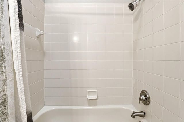 2501 BALMORAL DR, Kissimmee, FL 34744