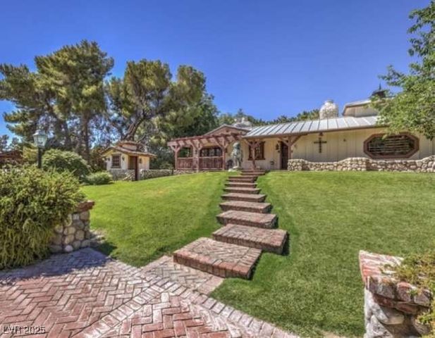 8213 Rancho Destino Road, Las Vegas, NV 89123