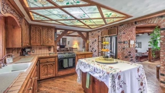 8213 Rancho Destino Road, Las Vegas, NV 89123