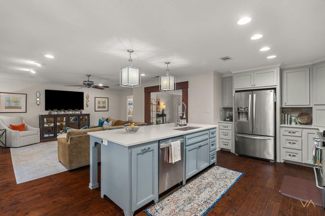 100 Greenwood Pl, Hattiesburg, MS 39402