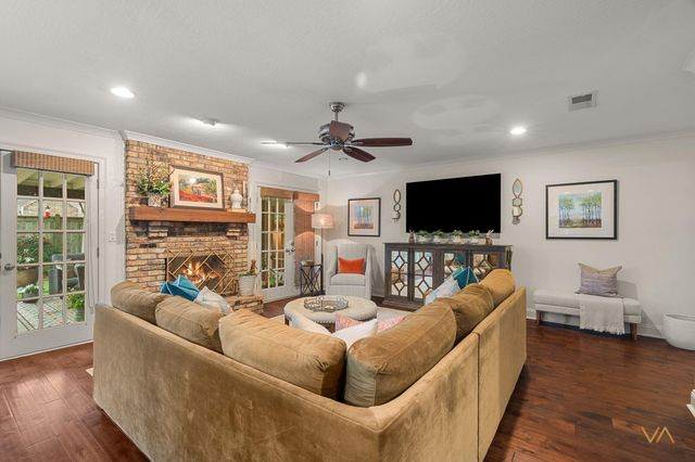 100 Greenwood Pl, Hattiesburg, MS 39402
