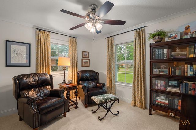100 Greenwood Pl, Hattiesburg, MS 39402