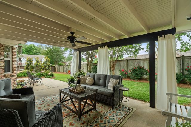 100 Greenwood Pl, Hattiesburg, MS 39402