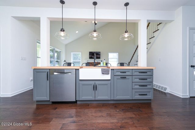 10 Hunter Court, Milton, NY 12020