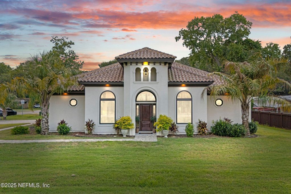 887 ROBIN HOOD Drive, Fernandina Beach, FL 32034