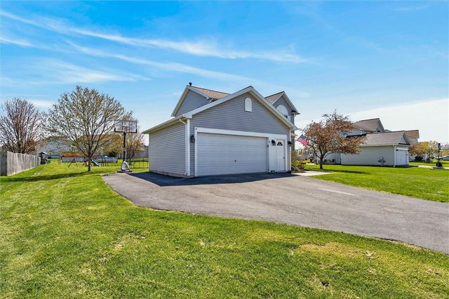 75 Westcombe Park, Henrietta, NY 14586
