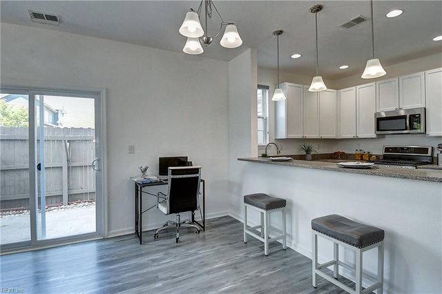 4053 Trenwith LN, Virginia Beach, VA 23456