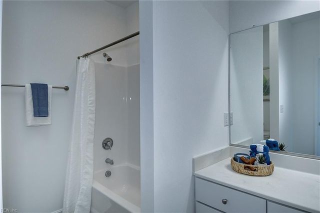 4053 Trenwith LN, Virginia Beach, VA 23456