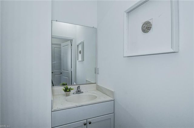 4053 Trenwith LN, Virginia Beach, VA 23456