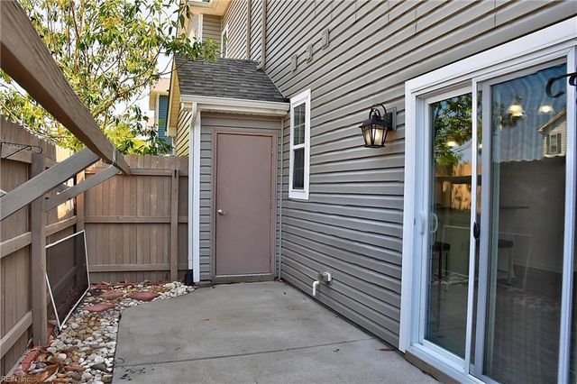 4053 Trenwith LN, Virginia Beach, VA 23456