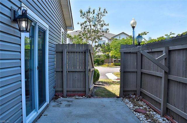 4053 Trenwith LN, Virginia Beach, VA 23456