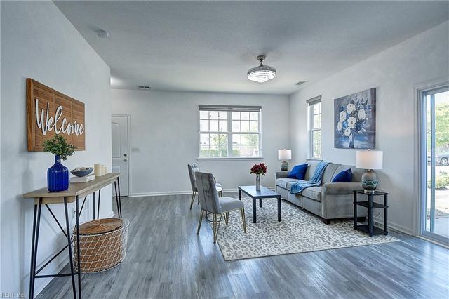 4053 Trenwith LN, Virginia Beach, VA 23456