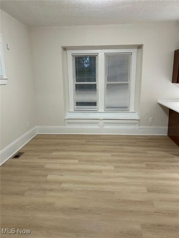 10524 Lee Avenue, Cleveland, OH 44106