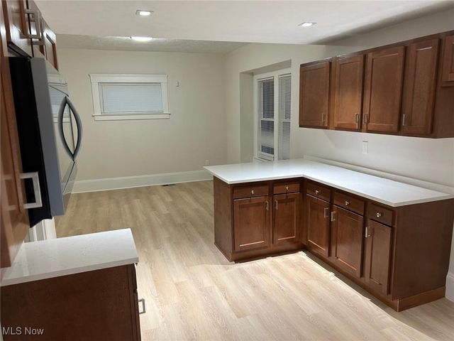 10524 Lee Avenue, Cleveland, OH 44106