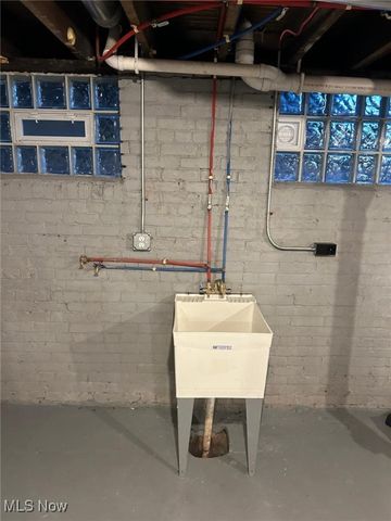 10524 Lee Avenue, Cleveland, OH 44106