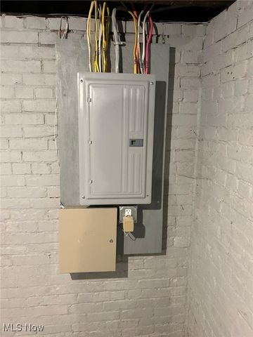 10524 Lee Avenue, Cleveland, OH 44106