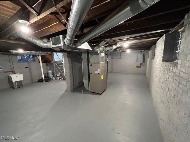 10524 Lee Avenue, Cleveland, OH 44106