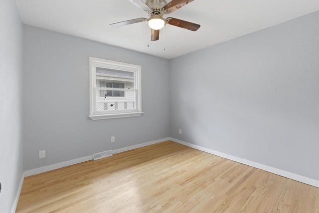 2619 Bolivar AVENUE, Saint Francis, WI 53235