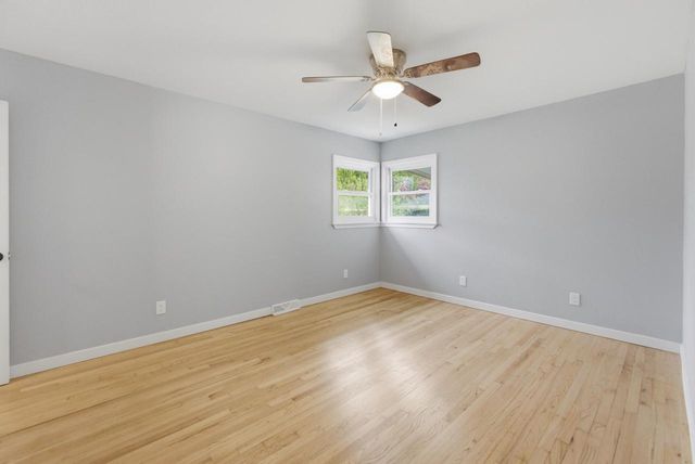 2619 Bolivar AVENUE, Saint Francis, WI 53235