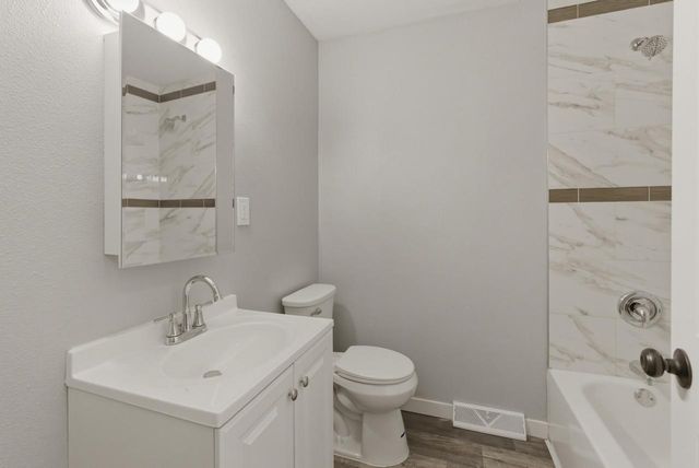 2619 Bolivar AVENUE, Saint Francis, WI 53235